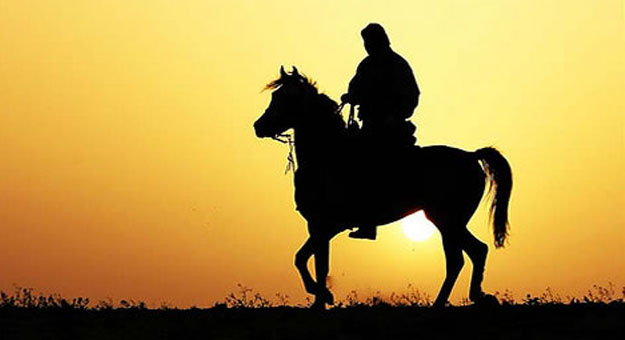 الصحابي الذي سُر النبي صلى الله عليه وسلم بإسلامه قبل أن يراه، وما كان يقدم النبي أحدًا غيره عند الشدائد! يحكي قصة إسلامه بنفسه