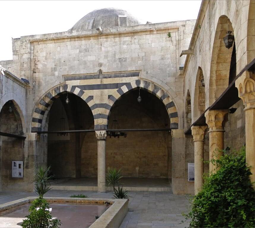 أول جامعة طبية إسلامية ما زالت قائمة منذ 900 عام! (بالصور)