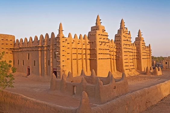 تعرف على المسجد الذي يعد أكبر صرح من طوب الطين في العالم! 