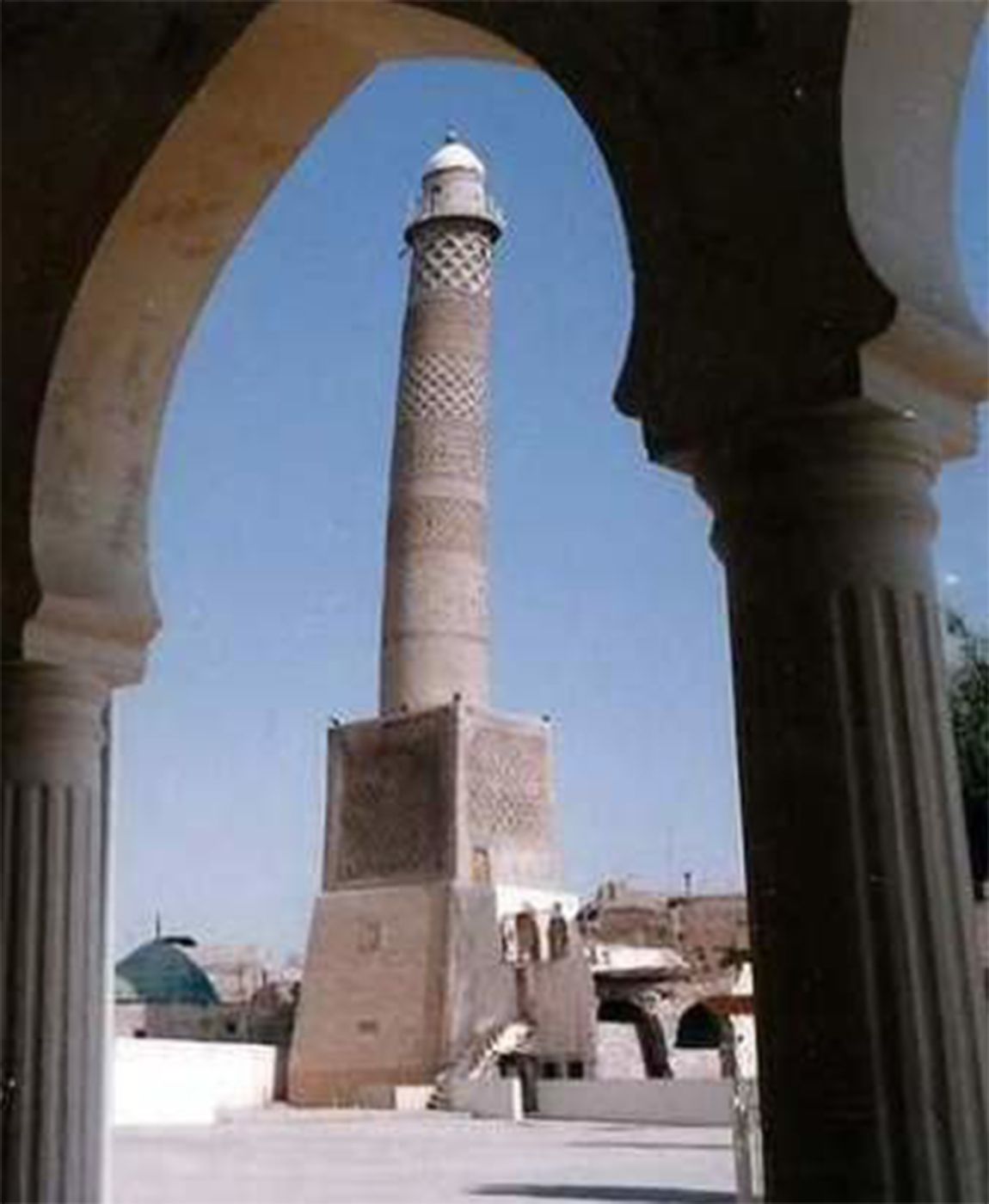 المأذنة المائلة ذات الـ 834 عامًا، أطول الأبراج المائلة في العالم!