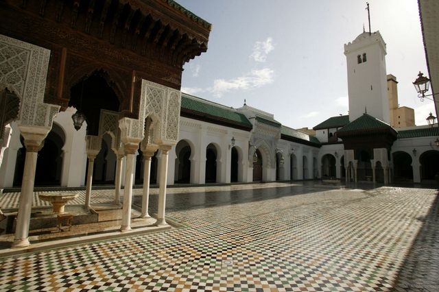 المرأة المسلمة صاحبة أول جامعة في التاريخ!